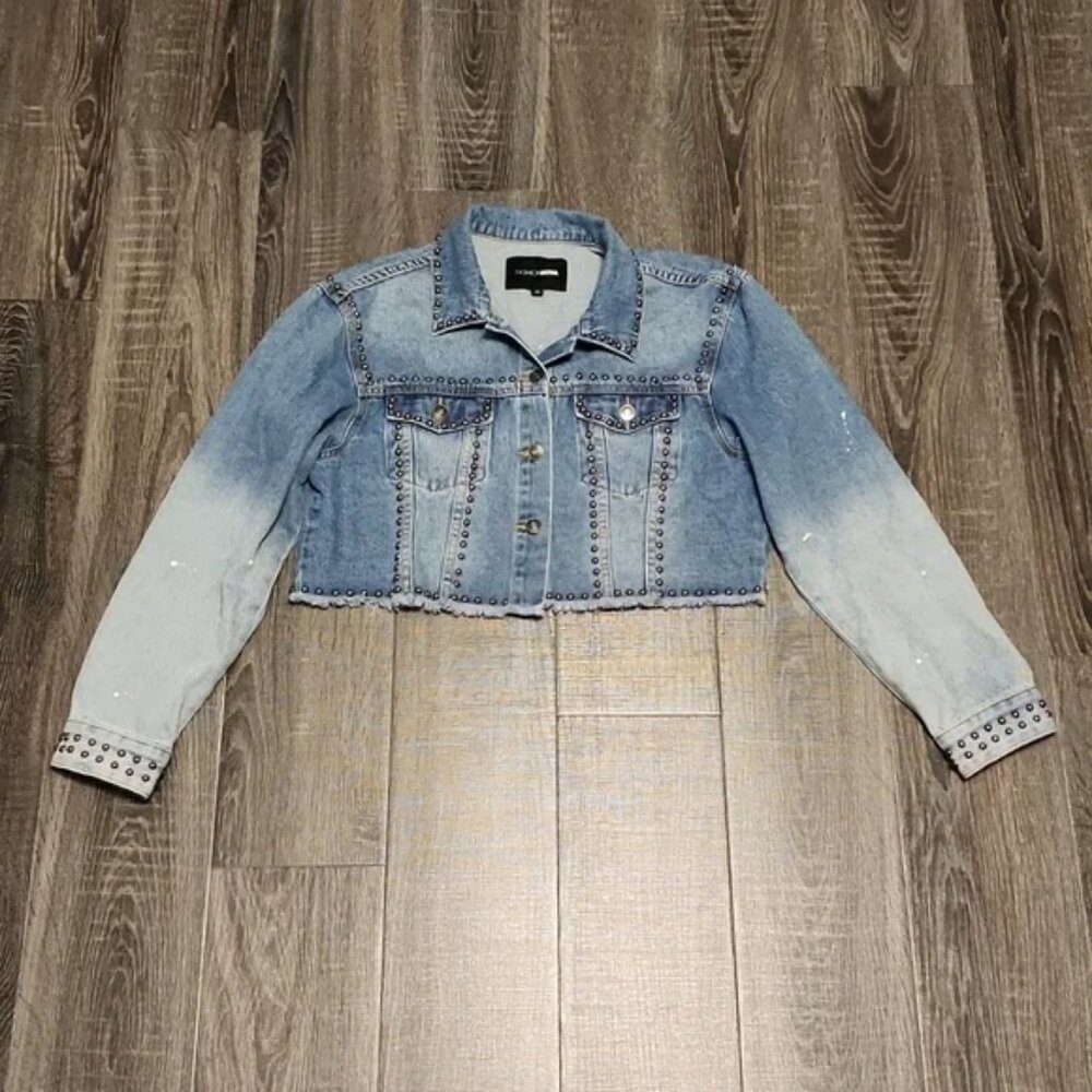 🌷 Fashion Nova cropped, studded Denim Jacket 🌷